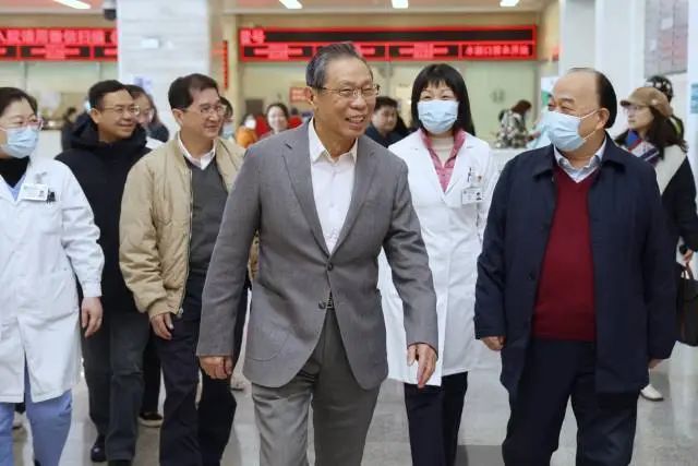 钟南山：不主张长期戴口罩