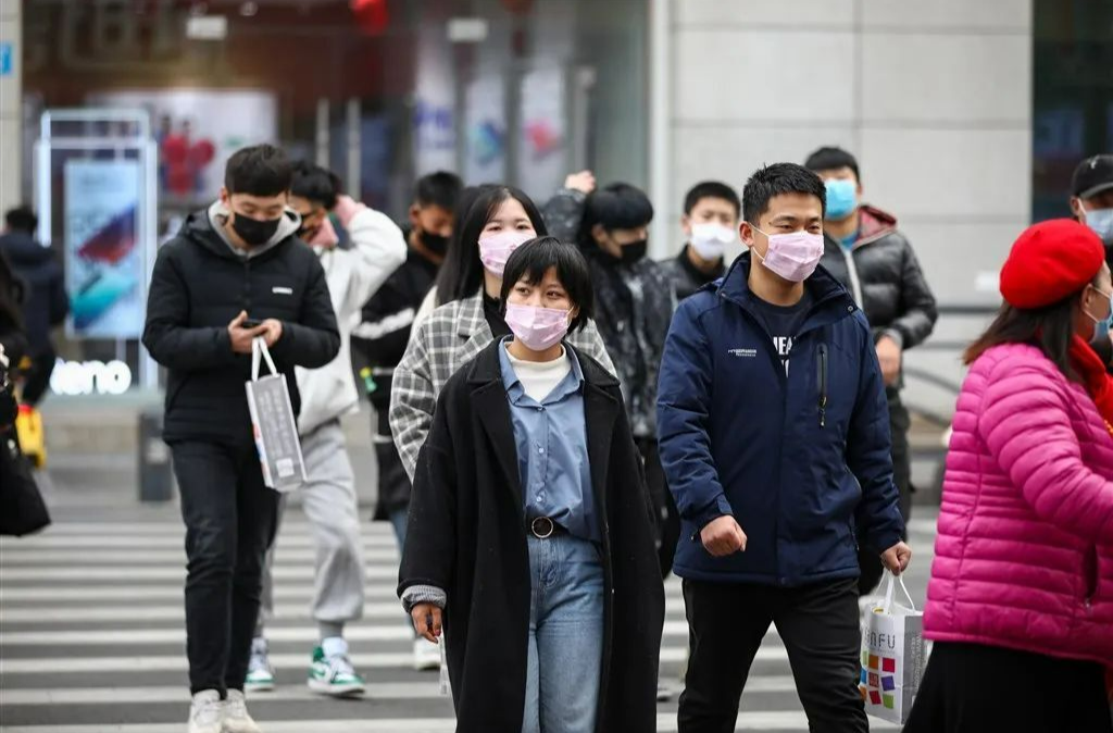 专家称“不倡导公众长期佩戴口罩”引发关注 中疾控回应