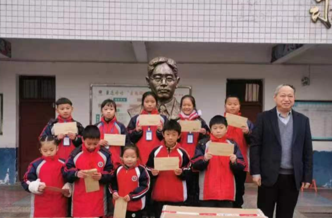 送教送研传真情 湖南大众传媒职院对口帮扶醴陵佛年学校