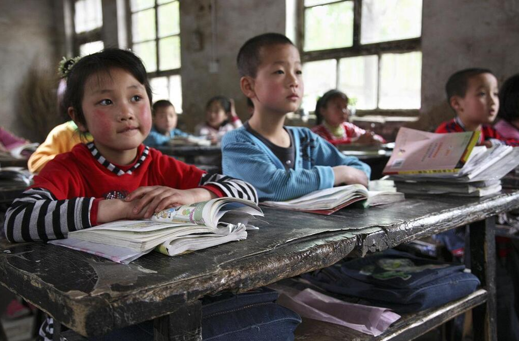 学生在流失，乡村学校的结局只有“关停”吗？