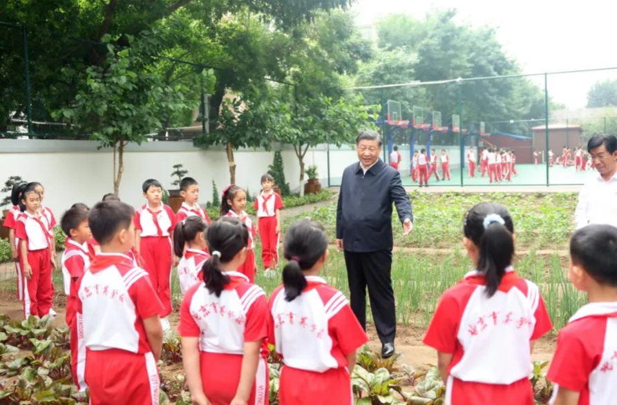 总书记书架上的2023