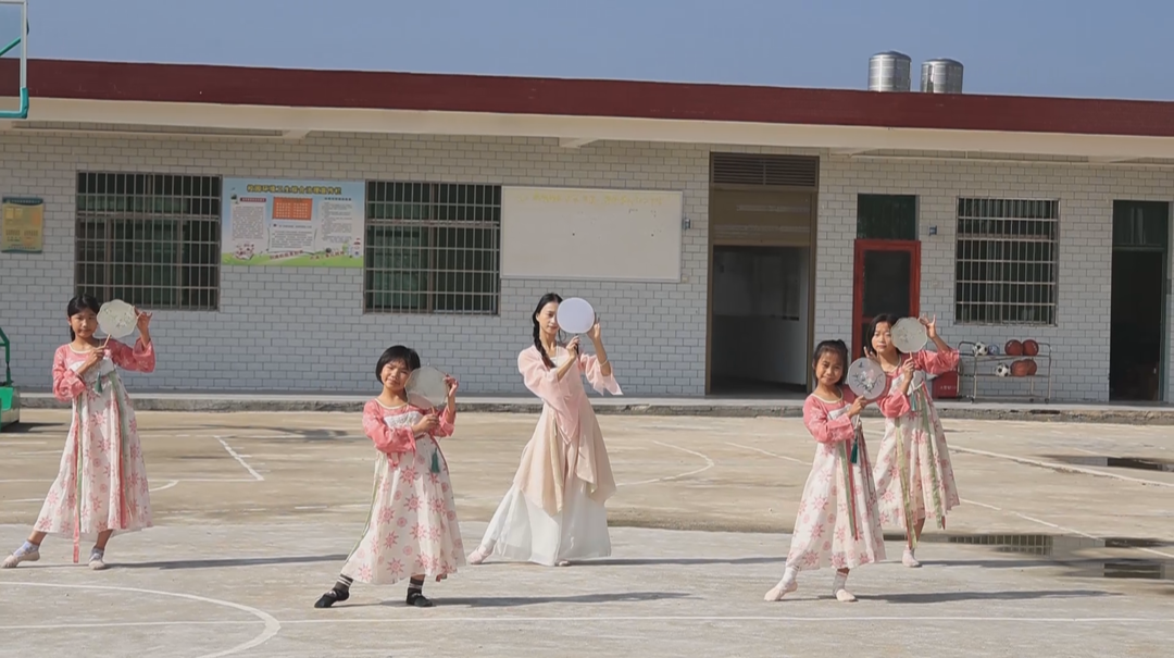 500万点赞！衡阳乡村小学舞蹈班的国风舞上热搜