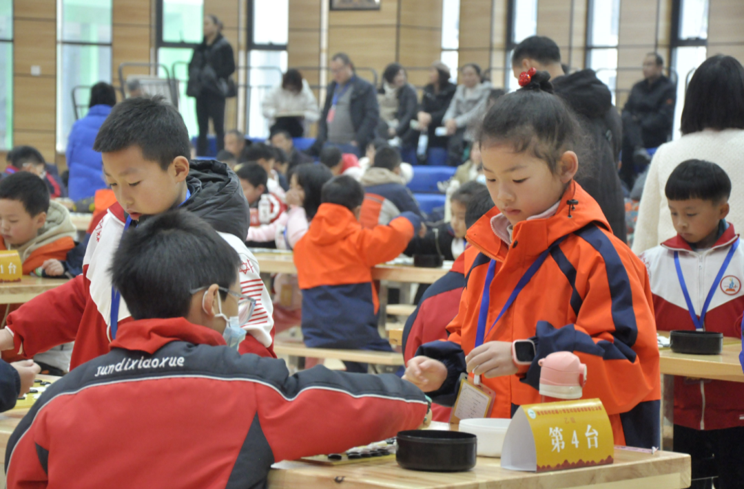 “棋”乐融融！张家界百名围棋少儿赛场较量