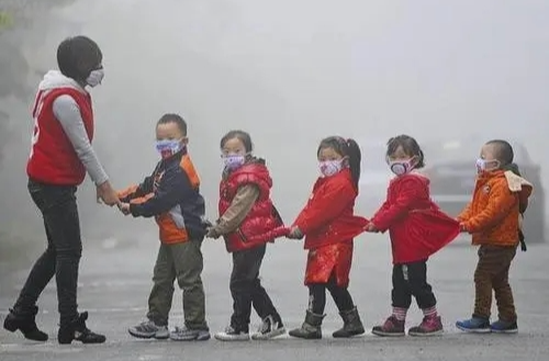 新版《湖南省重污染天气应急预案》：Ⅰ级响应时，中小学、幼儿园临时停课