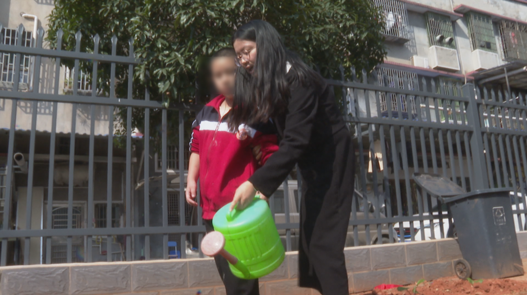 微心愿点亮未来：一个孤独症孩子的读书梦