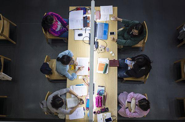 禁止大学生晚自习带电脑，“一刀切”式禁令合理吗？