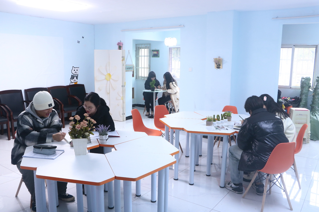 湘潭大学：复习不用愁 “学霸值班室”助力期末考试周