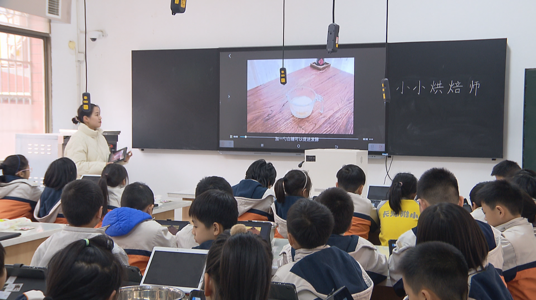 全国首创《未来建设者》职业科普网络课程成为“流量爆款”
