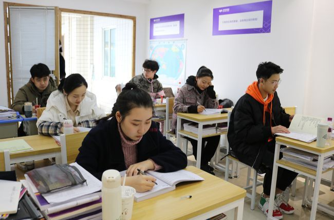 新一轮改革后艺考不再“易考” 考生：为冲刺更好的学校加紧文化课学习