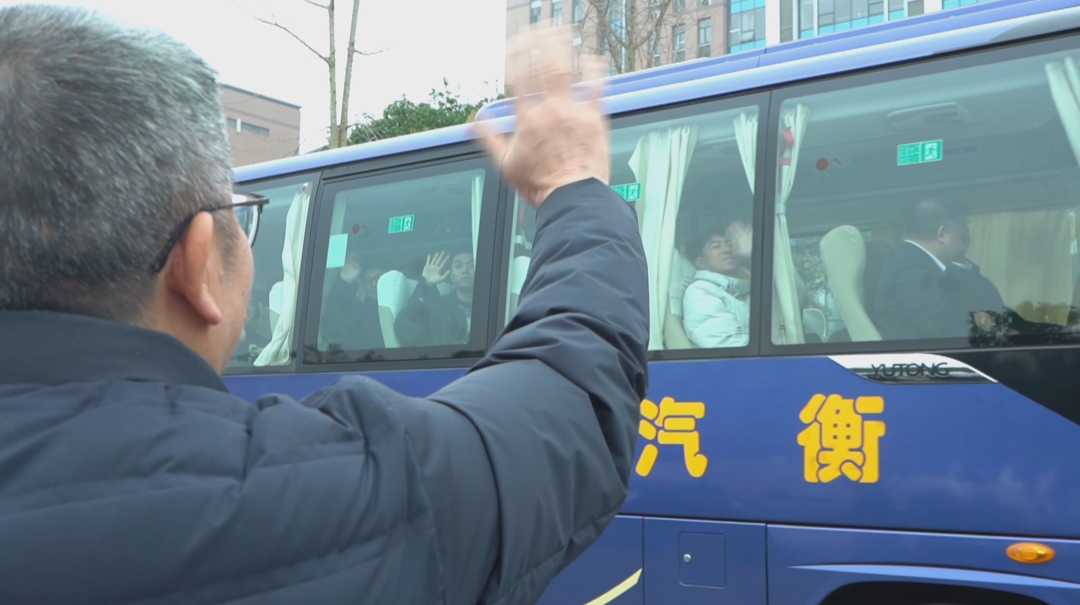 职场观察：月薪超八千 这27名学生成学校“最贵实习生”