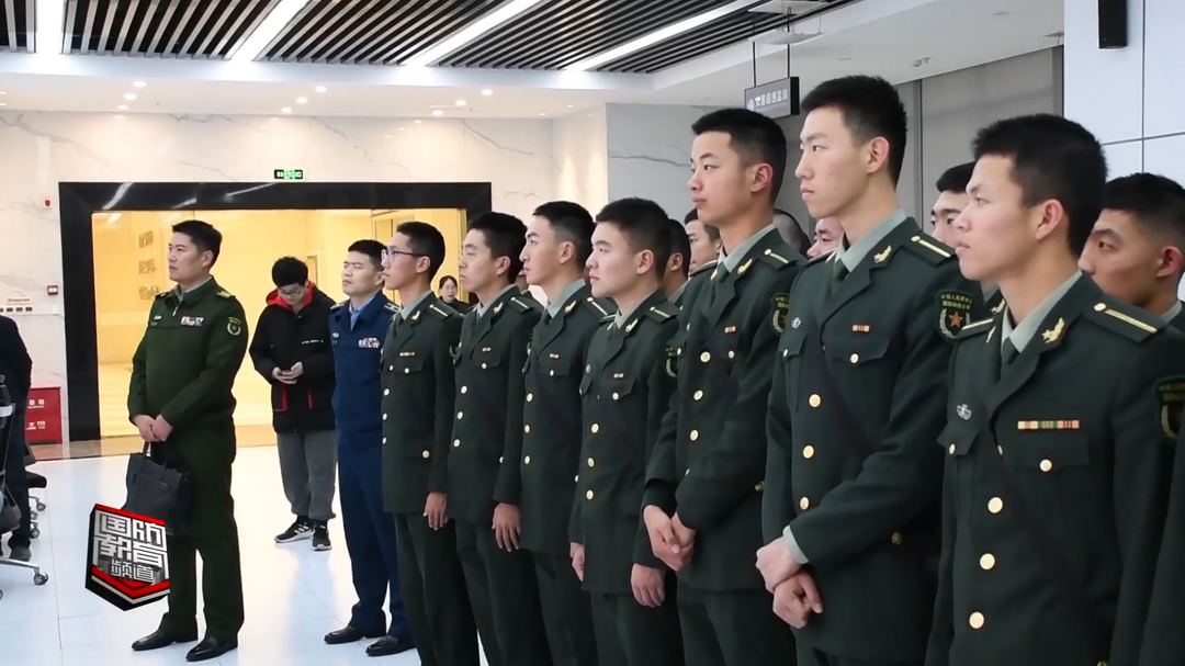 国防科技大学气象海洋学院官兵参观湖南省气象科学研究所