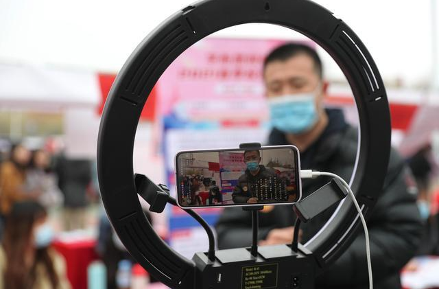 净化网络直播不可遗忘大学校园