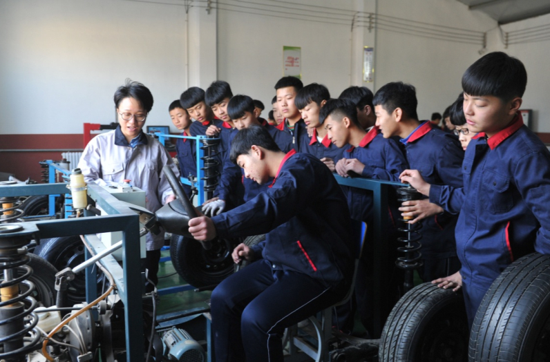 更加突出技能导向 教育部等三部门印发《中等职业教育国家奖学金评审办法》