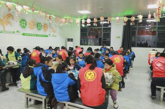 人民日报、央视点赞常德汉寿爱心学院“腊八节”