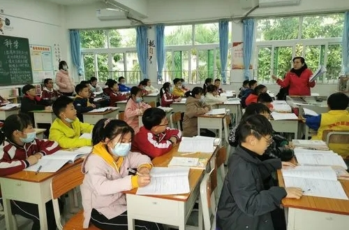 社会主义核心价值观如何融入课程与教学