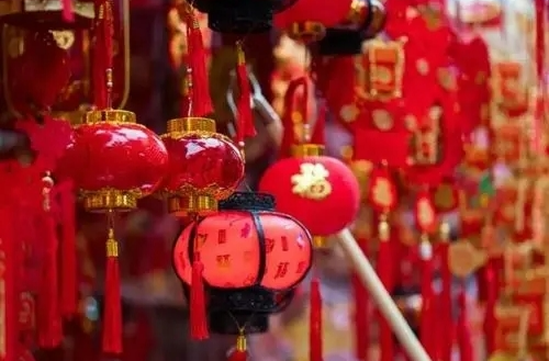 在浓浓年味中增强青少年的文化自信