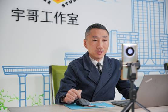 点亮青春心灯！南华大学教师郑宇获评“感动湖南”年度榜样人物