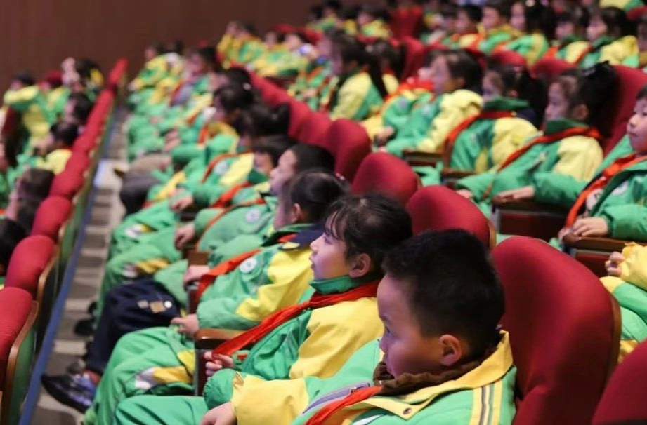 湘西州湾溪小学：“开学第一课”把家长请来了