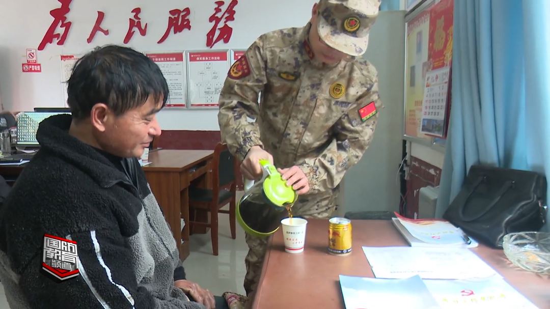 郴州嘉禾县：基干民兵暖心救助残障人士