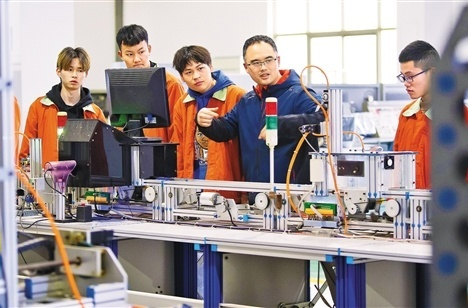 教育时评：实实在在搞好职业教育，培养更多大国工匠