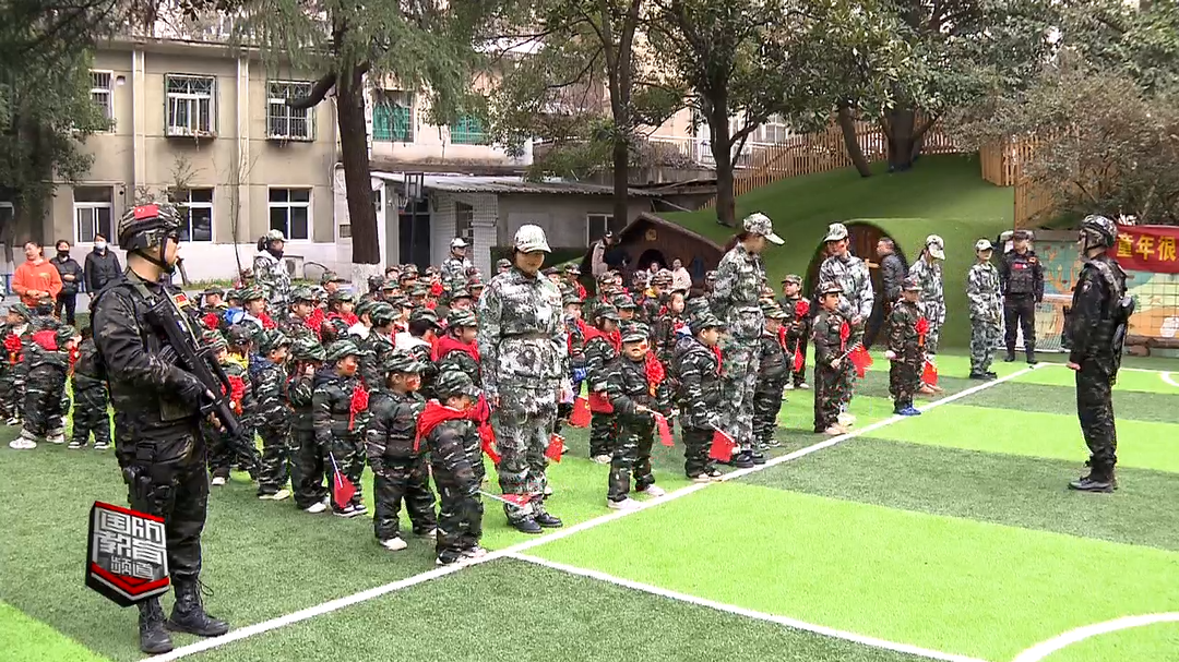 国防教育启蒙课 点燃幼儿迷彩梦