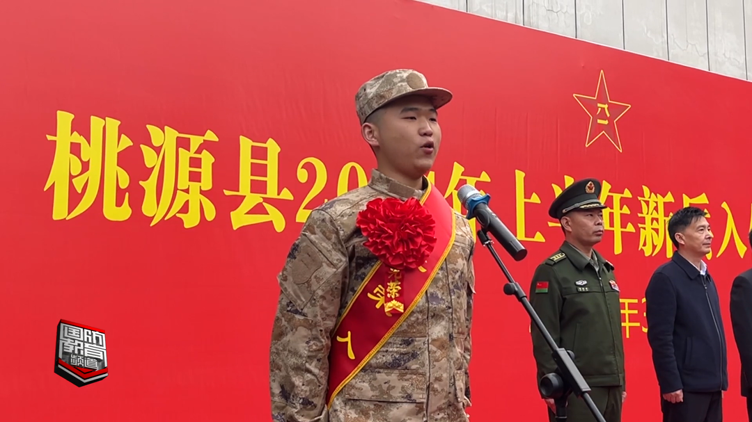 新闻特写——刘登位：卸下舞台妆 穿上绿军装