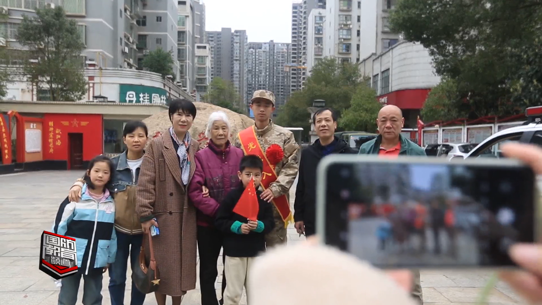 新闻特写——郴州桂阳：“国家的孩子”参军报国了