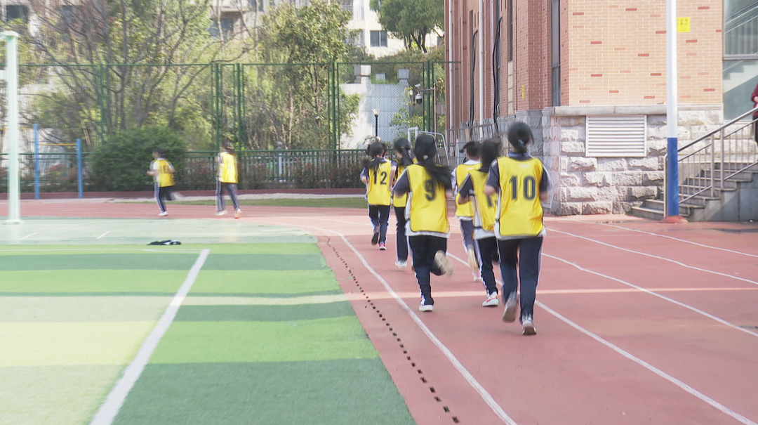 长沙：耐力跑重回体育中考 学校师生积极备考