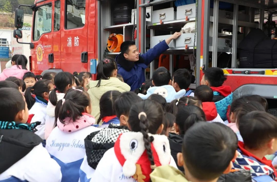 岳阳县：稳住基本盘 织密安全网 全力巩固“平安校园建设示范县”创建成果