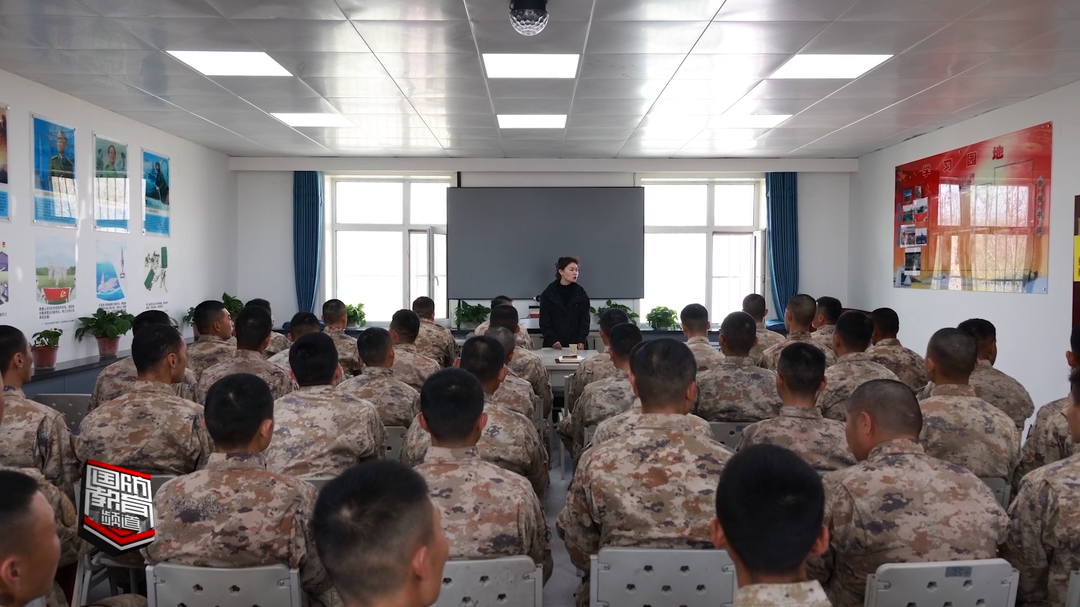 法律宣传进军营 依法维权不吃亏