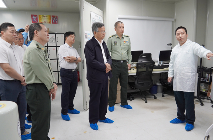 李殿勋赴国防科技大学调研