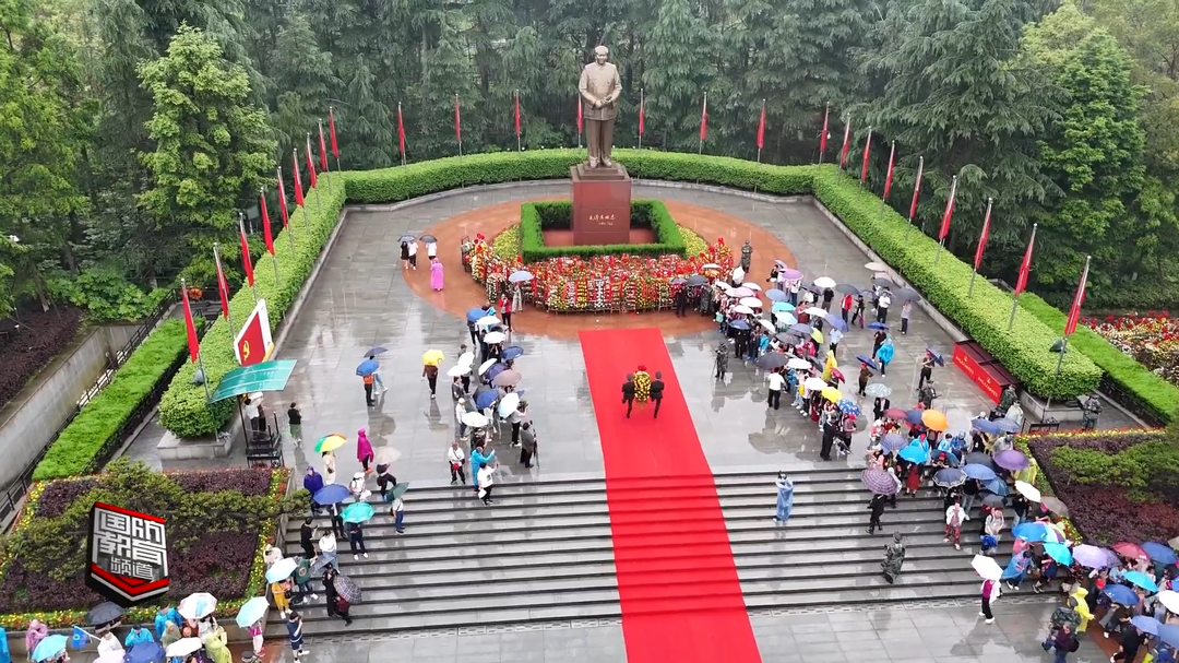 政治理论课堂“搬到”伟人故里——国防科技大学组织学员赴韶山开展实践教学