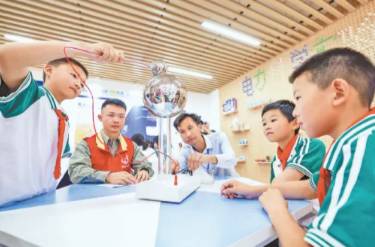 人民日报：争当德智体美劳全面发展的新时代好儿童