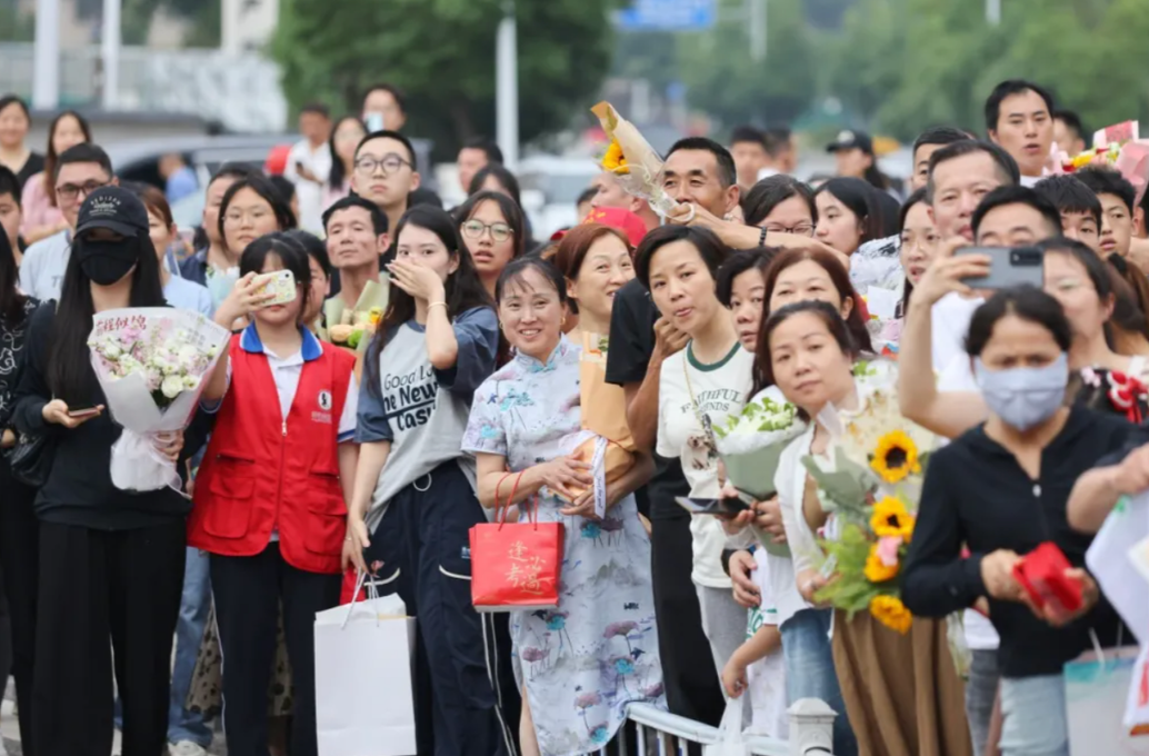 2024年高考结束！这封来自长沙望城3831名高三“雷小锋”的感谢信请收下