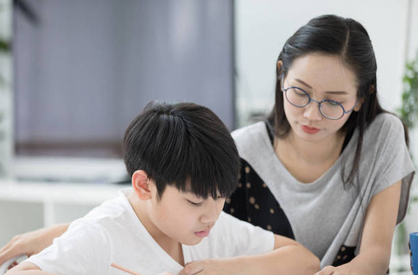 亲子作业成家长“内卷战场”，地方教育部门纠偏：量要合理