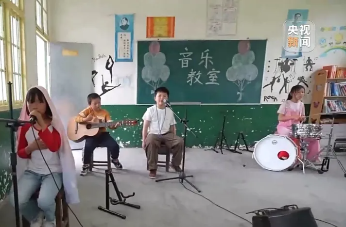 上央视！湖南这个乡村教师和他的摇滚乐队火了！