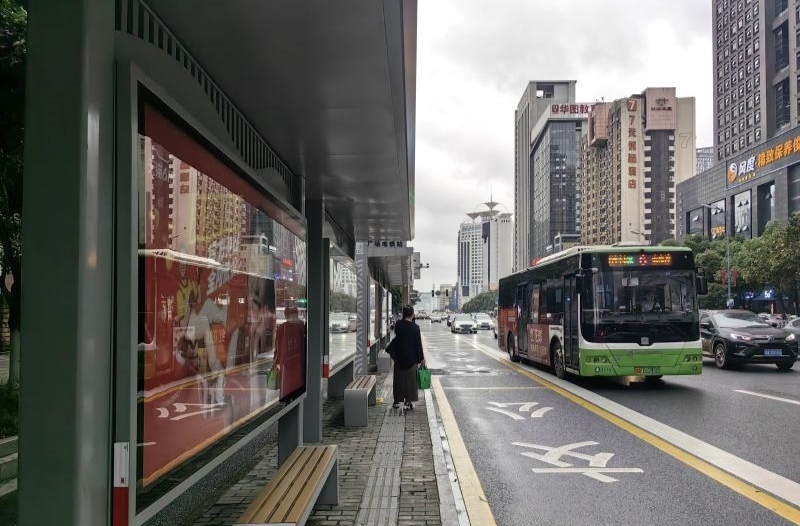26日，湖南25条公交线路暂停营运