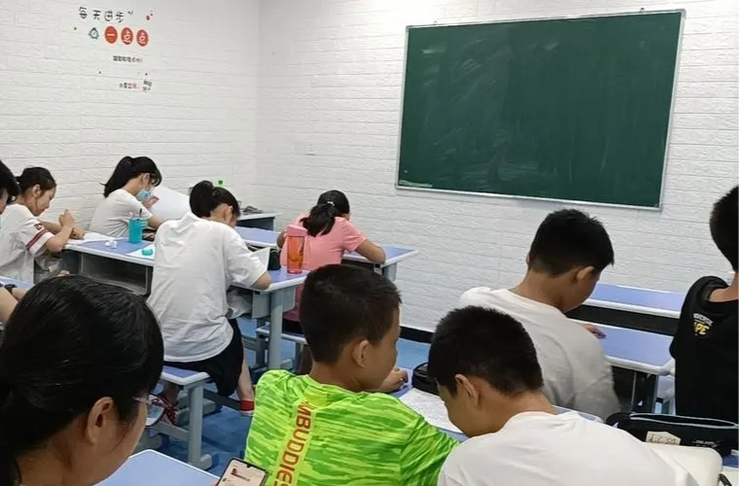 张家界市教育局温馨提示：学生家长莫盲目培训使假期变味
