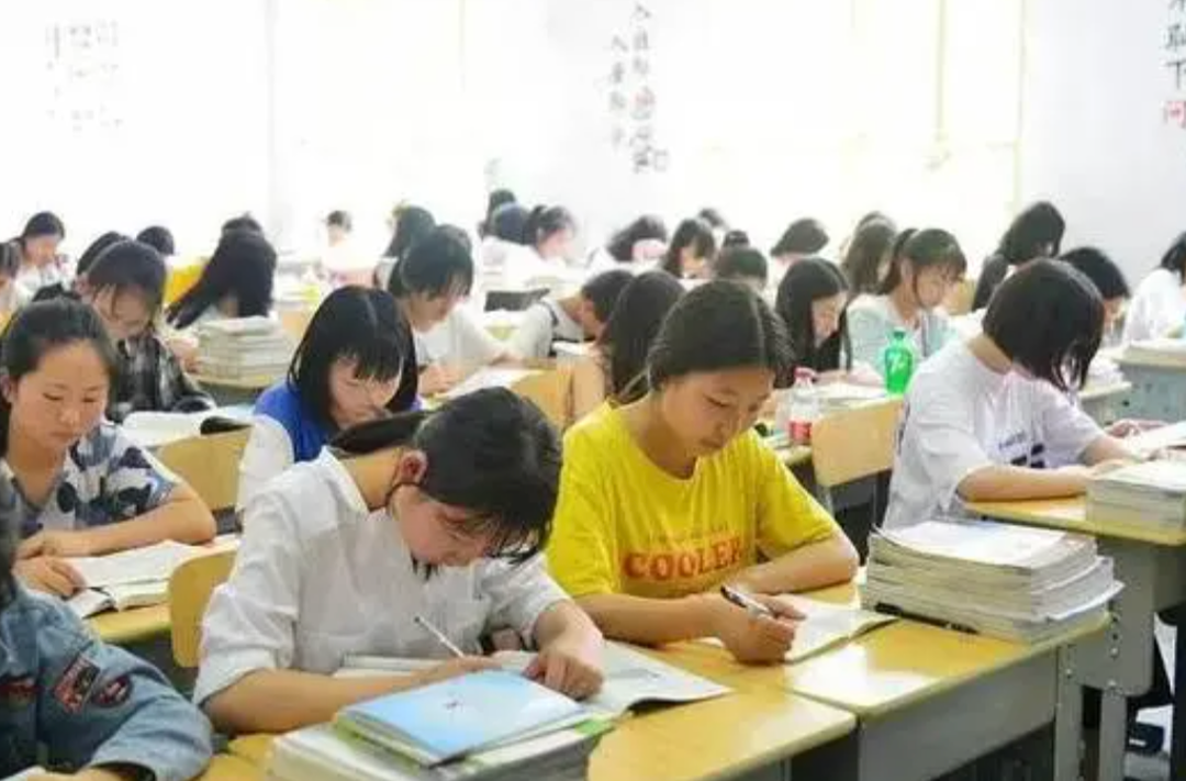 今起，湖南中考出分啦！快上湖南教育发布App查询吧