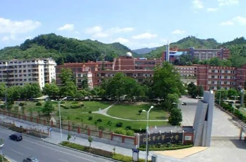 张家界五所普通高中录取分数线公布