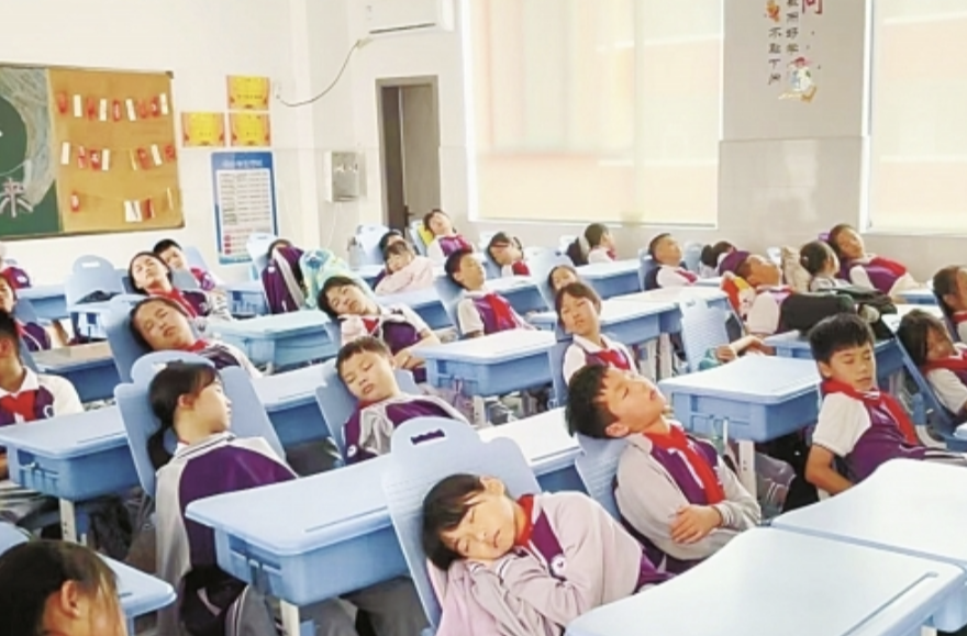 让孩子舒心躺睡还要多久