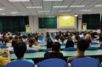 从“重专业”到“重课程”，高教改革走向纵深