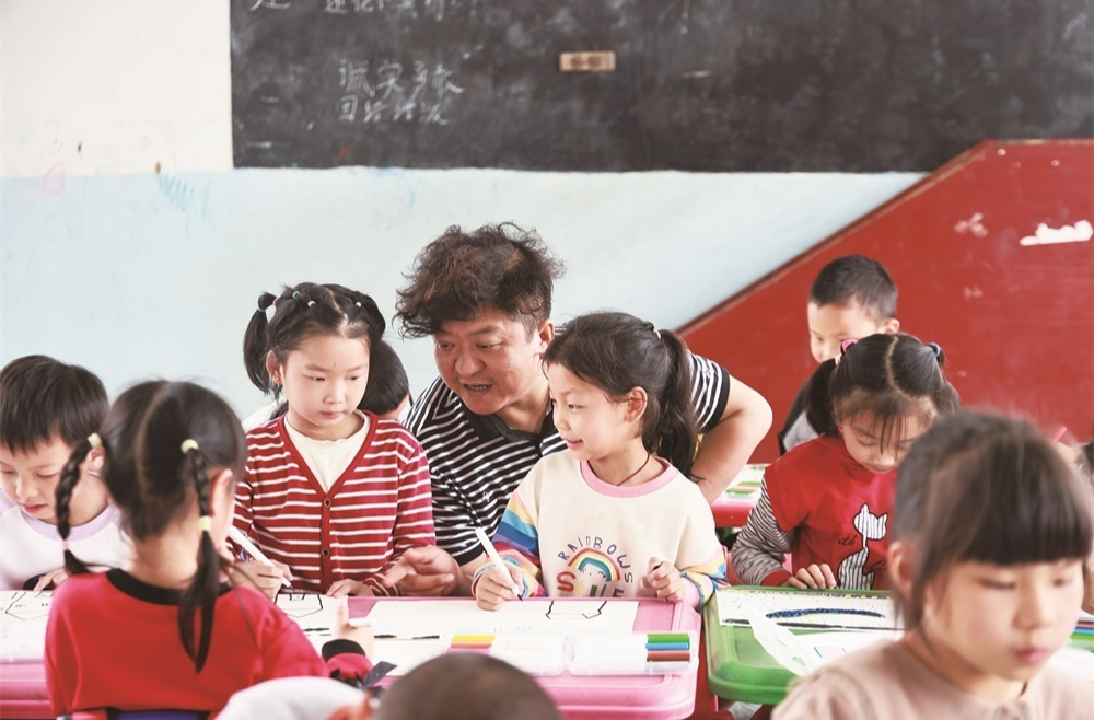 邵阳武冈：25个乡村孩子与他们的美术课