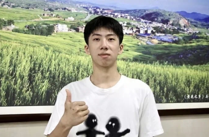 湖南大学生，你挺身而出的样子真帅！