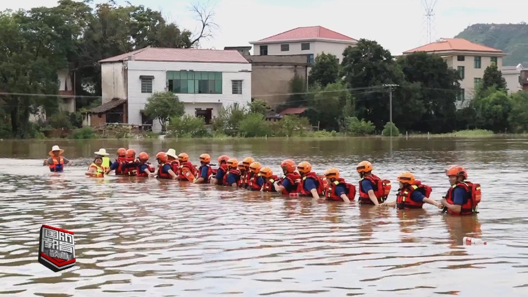衡东县出现管涌险情 军地携手处险