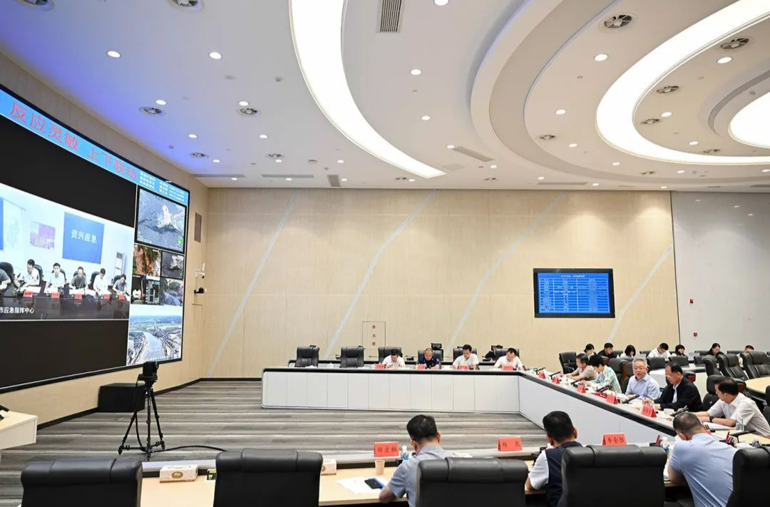 沈晓明主持召开抢险救灾工作调度会
