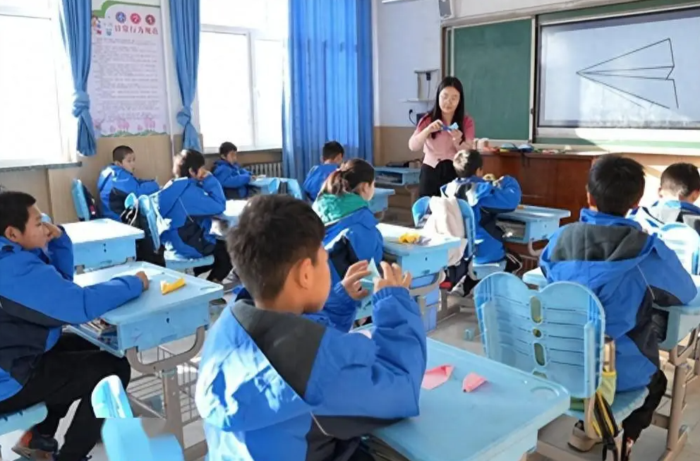 统筹办好两类学校 支撑教育强国建设