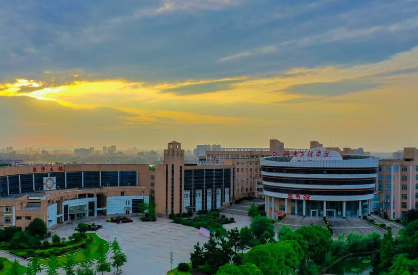 暖心！湖南一大学教师勇救2名落水女童