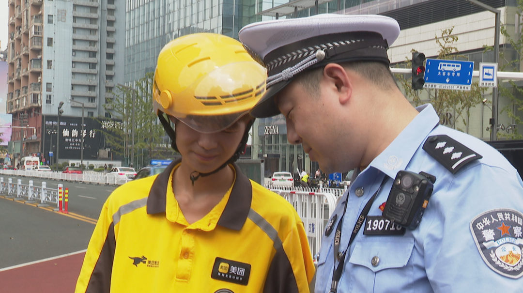 长沙交警联合企业整治外卖不正规驾驶行为