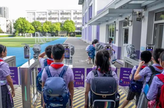 保护青少年权益须厘清“尺寸”